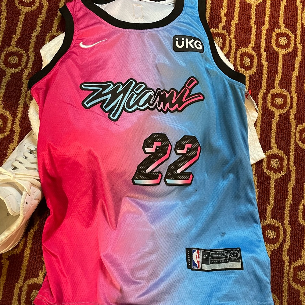 Nike Jimmy Butler #22 Miami Heat City Edition Swingman Jersey Size Large (48)
